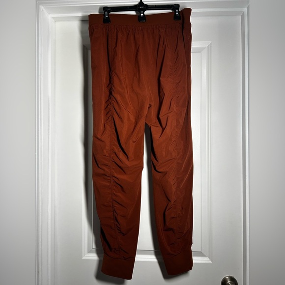 Athleta Attitude Mid Rise Jogger pants-Ancient Mohogany - Picture 4 of 4